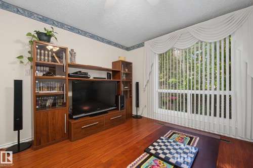 895 Erin Place Nw, Edmonton, AB - Indoor