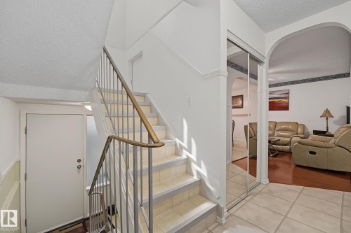 895 Erin Place Nw, Edmonton, AB - Indoor Photo Showing Other Room