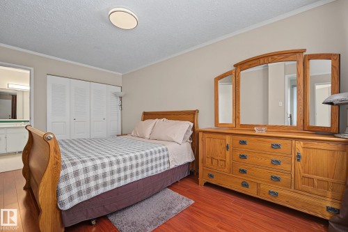 895 Erin Place Nw, Edmonton, AB - Indoor Photo Showing Bedroom
