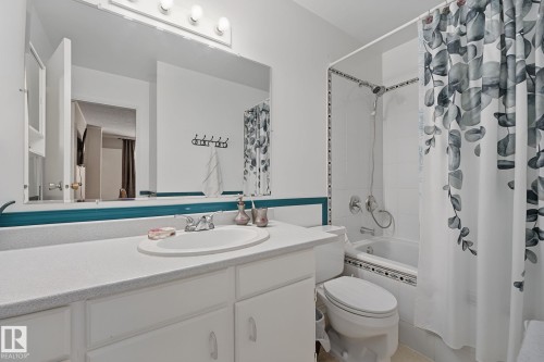895 Erin Place Nw, Edmonton, AB - Indoor Photo Showing Bathroom