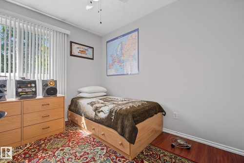 895 Erin Place Nw, Edmonton, AB - Indoor Photo Showing Bedroom