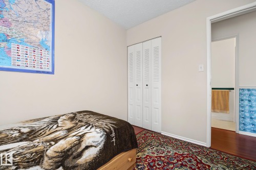 895 Erin Place Nw, Edmonton, AB - Indoor Photo Showing Bedroom