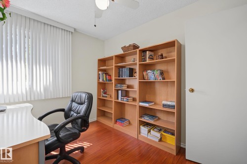 895 Erin Place Nw, Edmonton, AB - Indoor Photo Showing Office