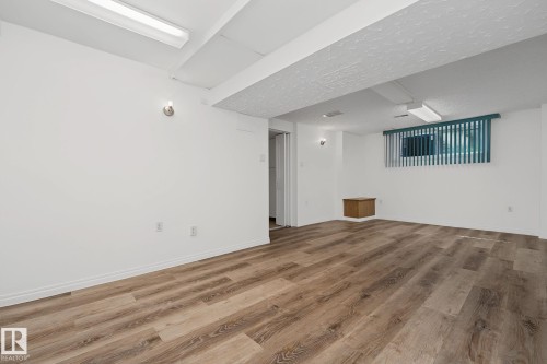 895 Erin Place Nw, Edmonton, AB - Indoor Photo Showing Other Room