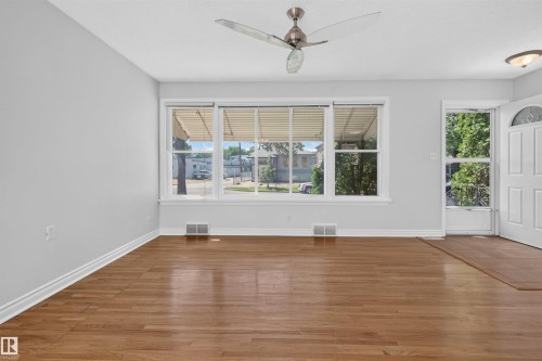 8817 91 Street Nw, Edmonton, AB - Indoor Photo Showing Other Room