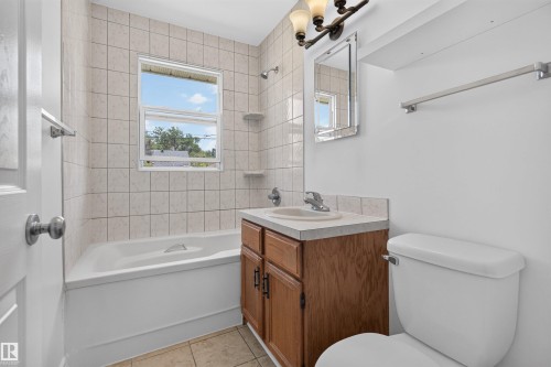 8817 91 Street Nw, Edmonton, AB - Indoor Photo Showing Bathroom