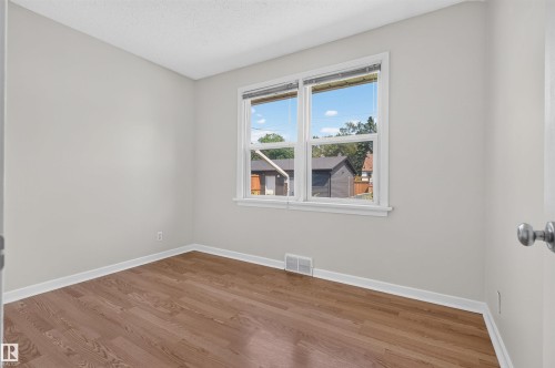 8817 91 Street Nw, Edmonton, AB - Indoor Photo Showing Other Room