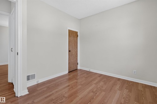 8817 91 Street Nw, Edmonton, AB - Indoor Photo Showing Other Room