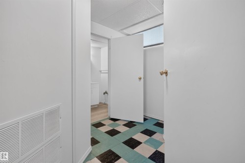 8817 91 Street Nw, Edmonton, AB - Indoor Photo Showing Other Room