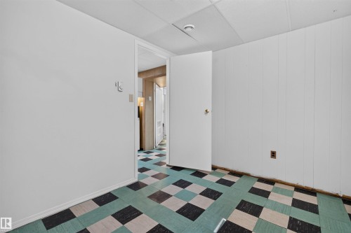 8817 91 Street Nw, Edmonton, AB - Indoor Photo Showing Other Room