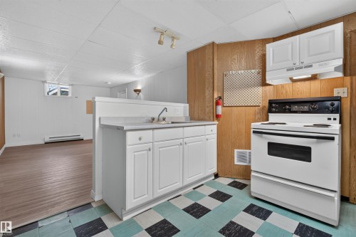 8817 91 Street Nw, Edmonton, AB - Indoor Photo Showing Kitchen