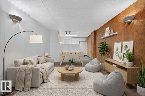 8817 91 Street Nw, Edmonton, AB - Indoor Photo Showing Other Room