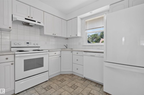 8817 91 Street Nw, Edmonton, AB - Indoor Photo Showing Kitchen