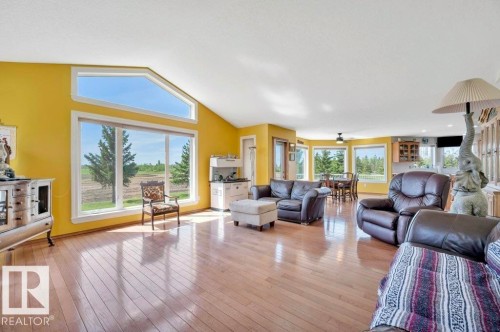 51111 Rr 233, Rural Strathcona County, AB - Indoor Photo Showing Living Room