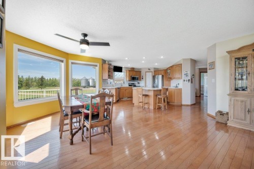 51111 Rr 233, Rural Strathcona County, AB - Indoor Photo Showing Dining Room