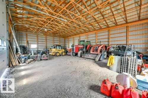 51111 Rr 233, Rural Strathcona County, AB - Indoor Photo Showing Garage