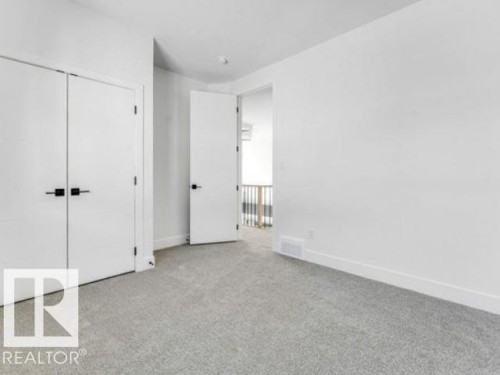 6706 176A Avenue Nw, Edmonton, AB - Indoor Photo Showing Other Room
