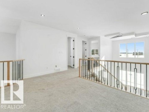 6706 176A Avenue Nw, Edmonton, AB - Indoor Photo Showing Other Room