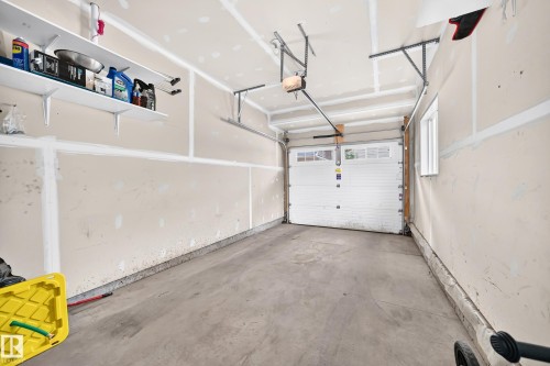 #72 1530 Tamarack Bv Nw, Edmonton, AB - Indoor Photo Showing Garage