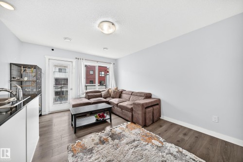 #72 1530 Tamarack Bv Nw, Edmonton, AB - Indoor Photo Showing Living Room