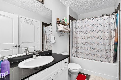 #72 1530 Tamarack Bv Nw, Edmonton, AB - Indoor Photo Showing Bathroom