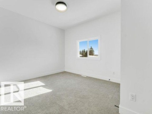 6710 176A Avenue Nw, Edmonton, AB - Indoor Photo Showing Other Room