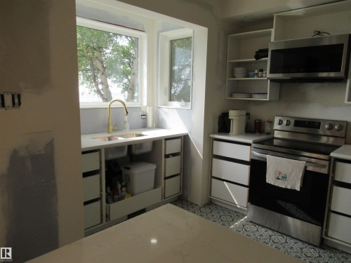 100 Argentia Beach, Rural Wetaskiwin County, AB - Indoor Photo Showing Kitchen