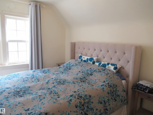 100 Argentia Beach, Rural Wetaskiwin County, AB - Indoor Photo Showing Bedroom