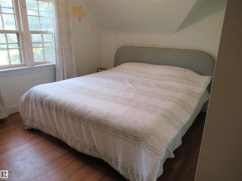 100 Argentia Beach, Rural Wetaskiwin County, AB - Indoor Photo Showing Bedroom