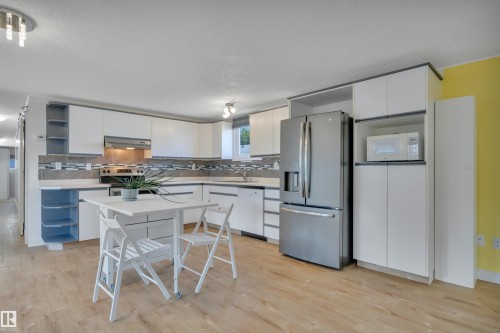 121 Willow Park Estates, Leduc, AB - Indoor Photo Showing Kitchen