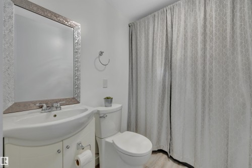 121 Willow Park Estates, Leduc, AB - Indoor Photo Showing Bathroom