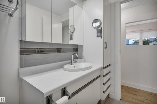 121 Willow Park Estates, Leduc, AB - Indoor Photo Showing Bathroom