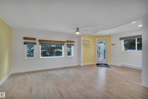 121 Willow Park Estates, Leduc, AB - Indoor Photo Showing Living Room