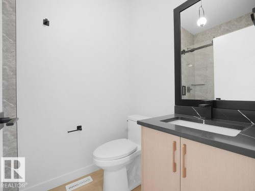 3327 Chernowski Way, Edmonton, AB - Indoor Photo Showing Bathroom