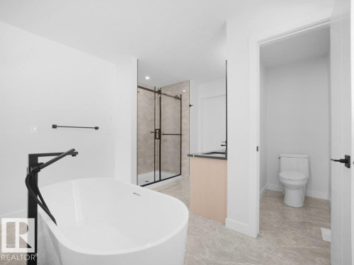 3327 Chernowski Way, Edmonton, AB - Indoor Photo Showing Bathroom