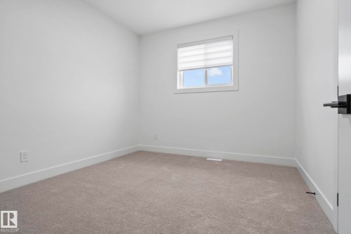 88 Silverstone Drive, Stony Plain, AB - Indoor Photo Showing Other Room