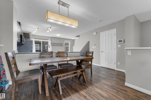 #45 1030 Chappelle Bv Sw, Edmonton, AB - Indoor Photo Showing Dining Room
