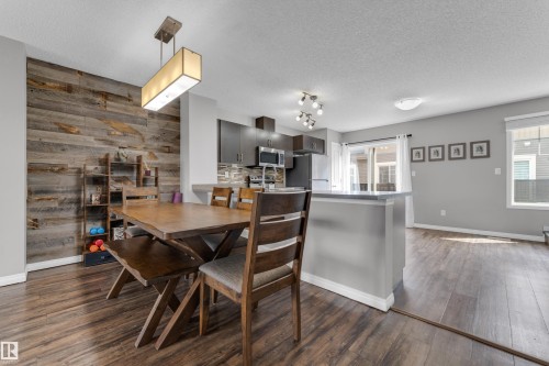 #45 1030 Chappelle Bv Sw, Edmonton, AB - Indoor Photo Showing Dining Room