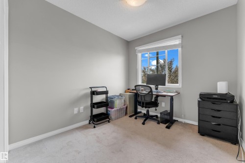#45 1030 Chappelle Bv Sw, Edmonton, AB - Indoor Photo Showing Office