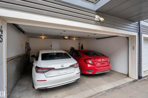 #45 1030 Chappelle Bv Sw, Edmonton, AB - Indoor Photo Showing Garage
