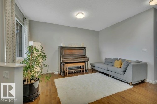313 Southwick Boulevard, Leduc, AB - Indoor Photo Showing Living Room
