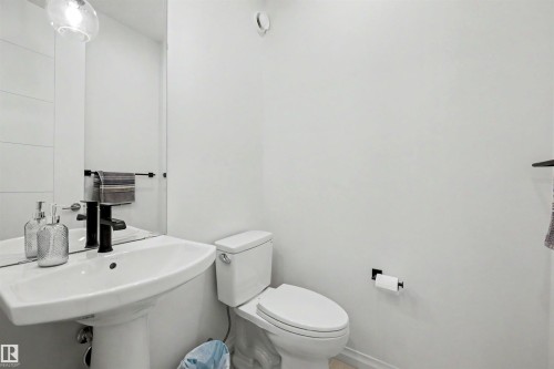 155 Stonehouse Way, Leduc, AB - Indoor Photo Showing Bathroom