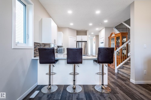 15928 100 Avenue Nw, Edmonton, AB - Indoor