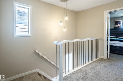 15928 100 Avenue Nw, Edmonton, AB - Indoor Photo Showing Other Room