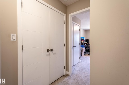 15928 100 Avenue Nw, Edmonton, AB - Indoor Photo Showing Other Room