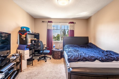 15928 100 Avenue Nw, Edmonton, AB - Indoor Photo Showing Bedroom