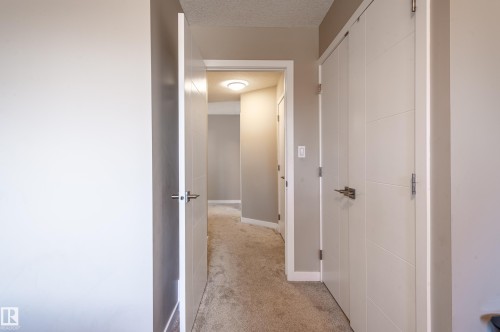 15928 100 Avenue Nw, Edmonton, AB - Indoor Photo Showing Other Room