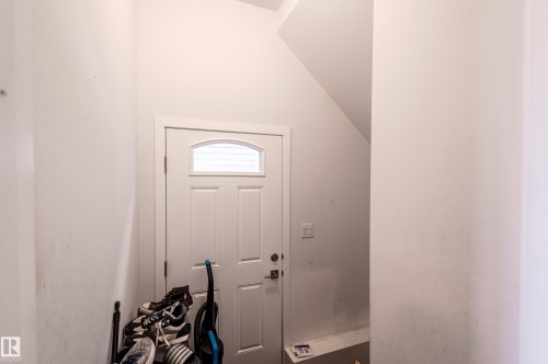 15928 100 Avenue Nw, Edmonton, AB - Indoor Photo Showing Other Room