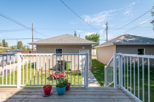 15928 100 Avenue Nw, Edmonton, AB - Outdoor With Exterior