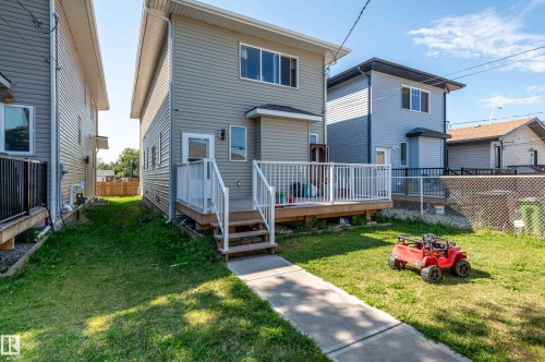 15928 100 Avenue Nw, Edmonton, AB - Outdoor